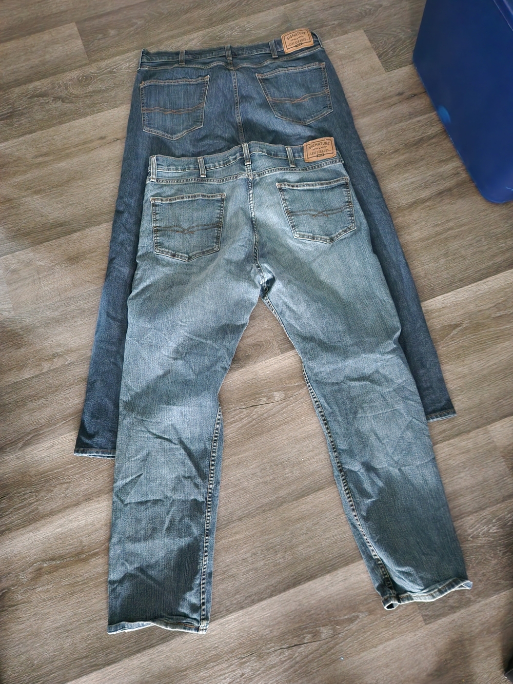 2 Pairs Classic Men’s Blue Denim Jeans - Casual Everyday Fit Levi 38x32